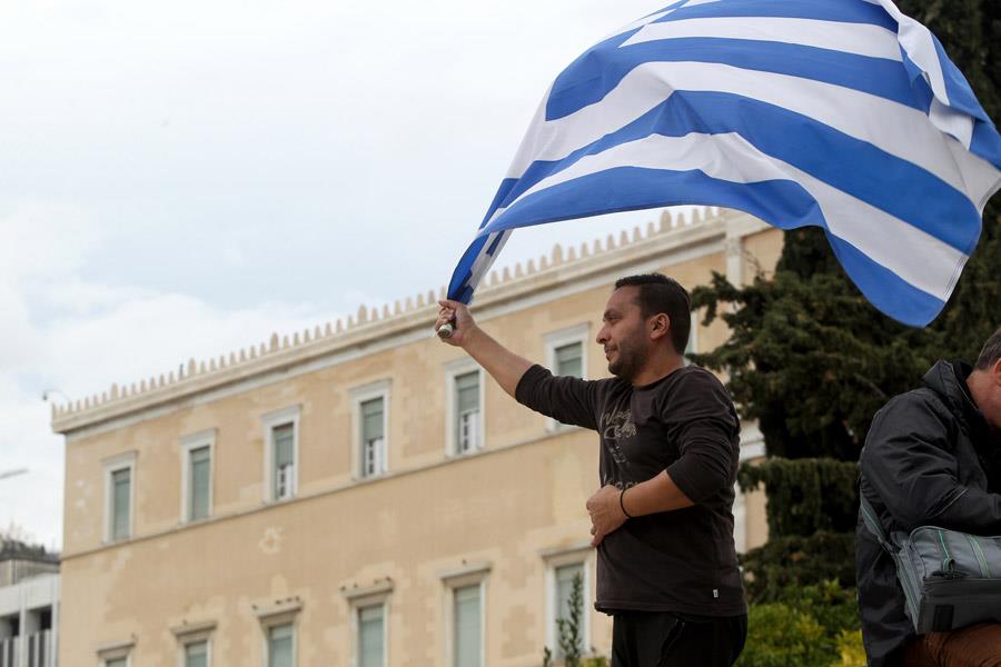ΑΓΡΟΤΕΣ ΣΥΓΚΕΝΤΡΩΣΗ ΔΙΑΜΑΡΤΥΡΙΑΣ ΣΤΟ ΣΥΝΤΑΓΜΑ