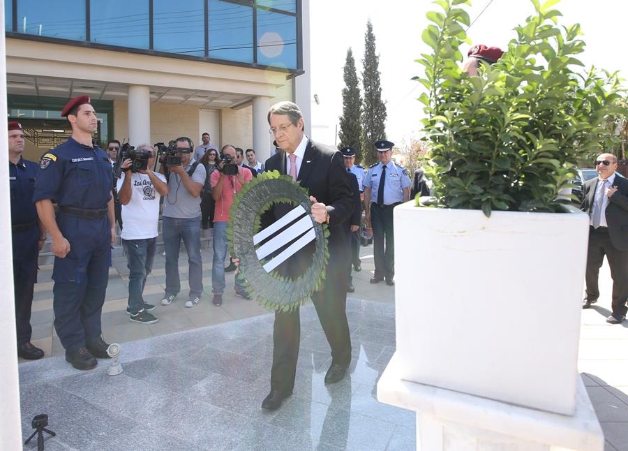 ΠΡΟΕΔΡΟΣ ΔΗΜΟΚΡΑΤΙΑΣ - ΜΝΗΜΕΙΟ ΠΕΣΟΝΤΩΝ ΠΥΡΟΣΒΕΣΩΝ ΤΟΥ ΜΑΡΙ