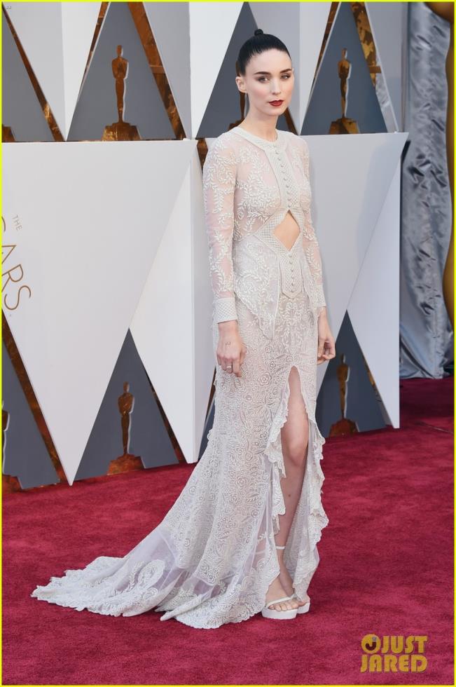 H Rooney Mara με Givenchy