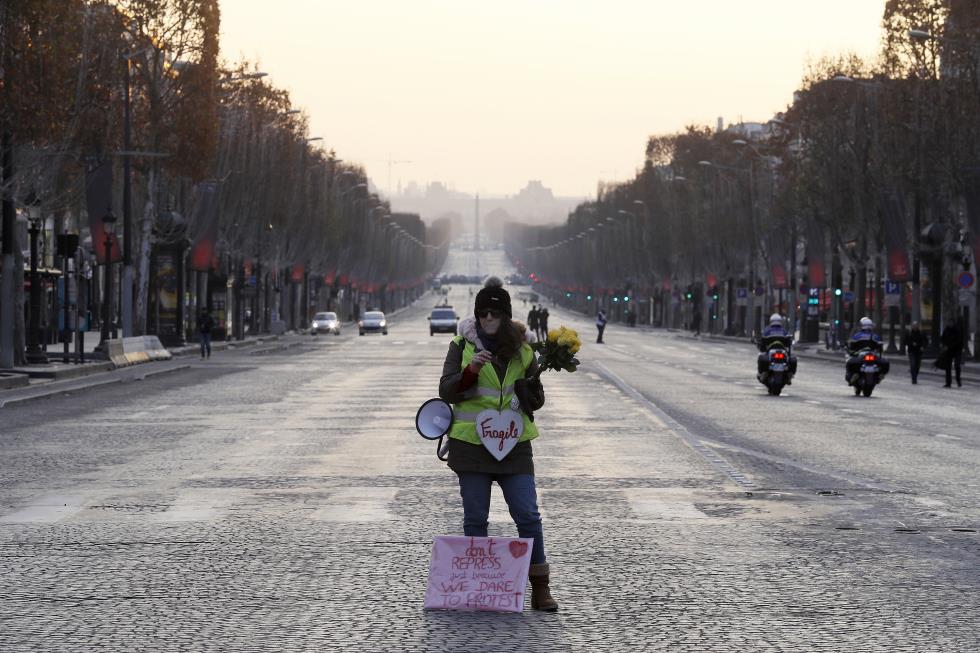 Yellow vests protest in Paris