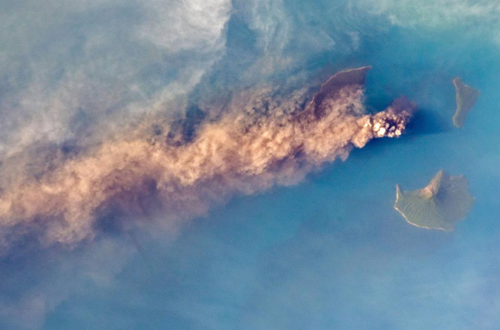 Indonesias Mount Krakatoa erupts in the Sunda Strait
