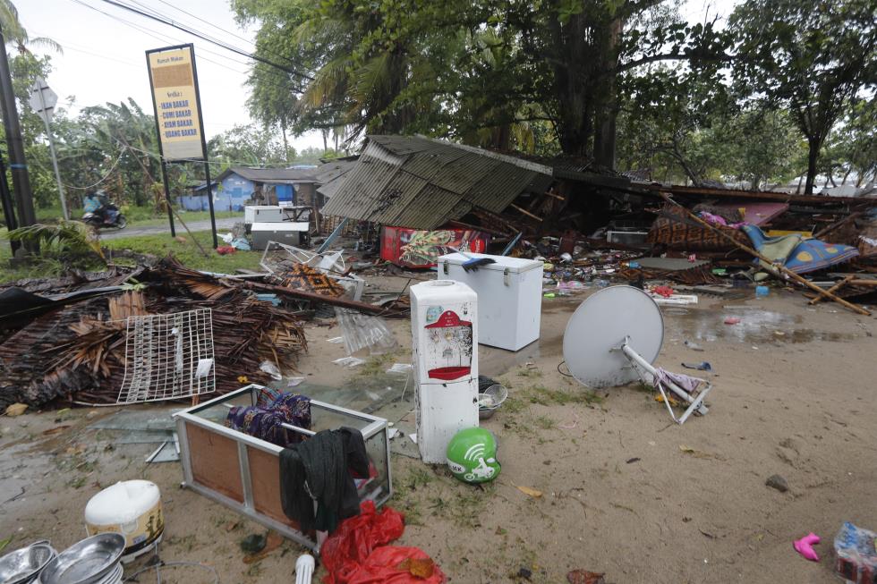Tsunami hits Sunda Strait in Western Indonesia