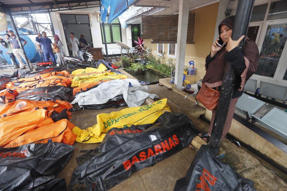 Tsunami hits Sunda Strait in Western Indonesia