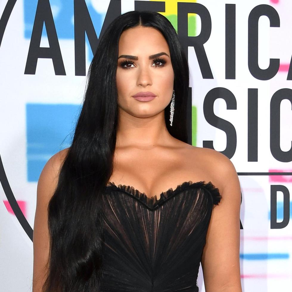 US-ENTERTAINMENT-AMERICAN MUSIC AWARDS-ARRIVALS