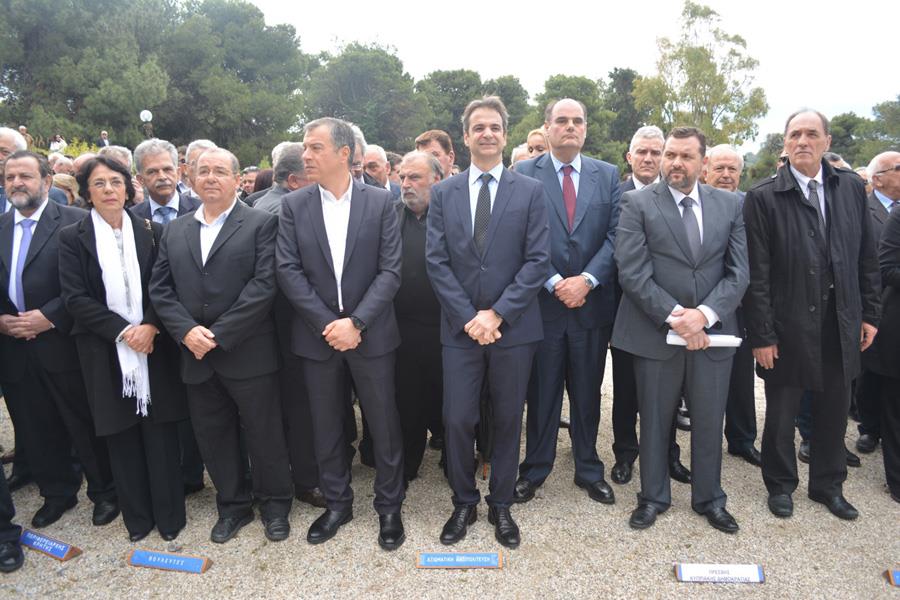 ΜΗΤΣΟΤΑΚΗΣ Κ ΣΤΟ ΠΟΛΙΤΙΚΟ ΜΝΗΜΟΣΥΝΟ ΤΩΝ Ε. ΒΕΝΙΖΕΛΟΥ ΚΑΙ Σ. ΒΕΝΙΖΕΛΟΥ ΣΤΑ ΧΑΝΙΑ