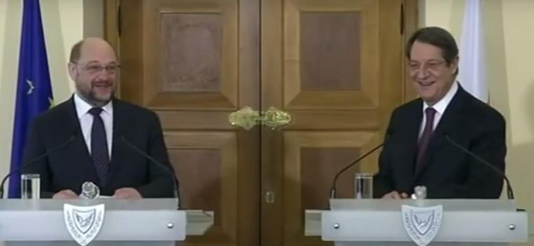 γελια