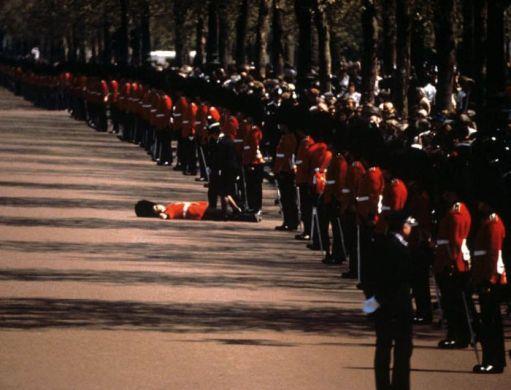 Soldiers_Fainting_13.jpg