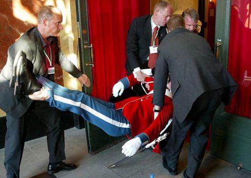 Soldiers_Fainting_9.jpg