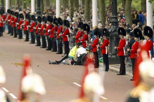 Soldiers_Fainting_8.jpg