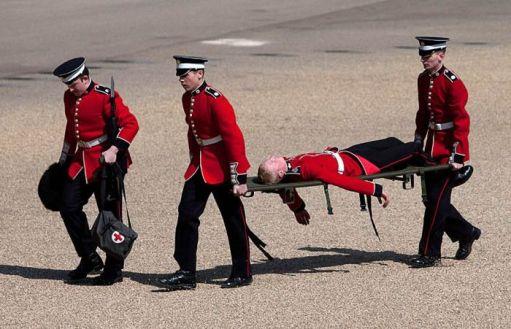 Soldiers_Fainting_3.jpg