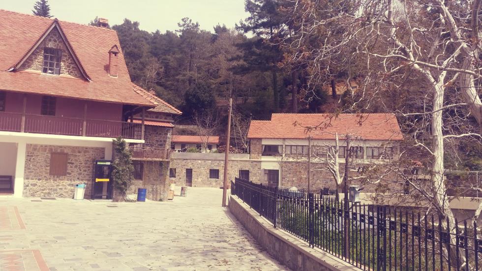 Μοναστήρι 1