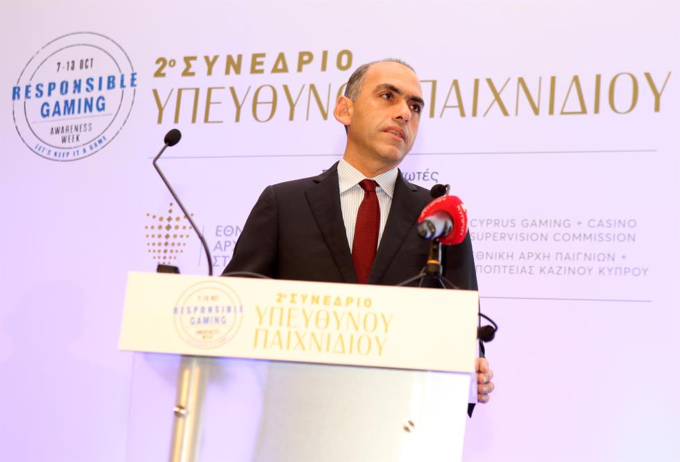 ΧΑΡΗΣ 