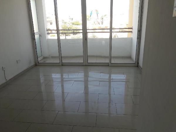 latsia900004