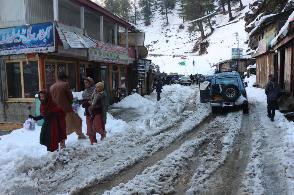 At least 57 killed in avlanche in Pakistani Kashmir