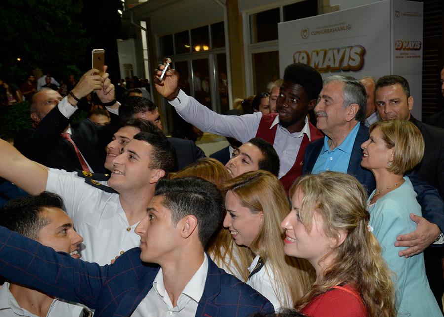 ακιντζι selfie 2