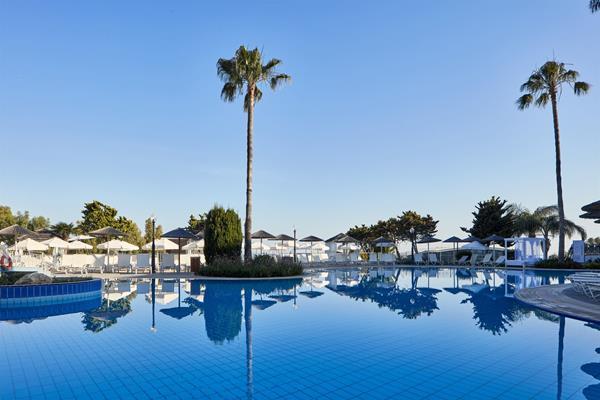 atlantica-bay-hotel-limassol
