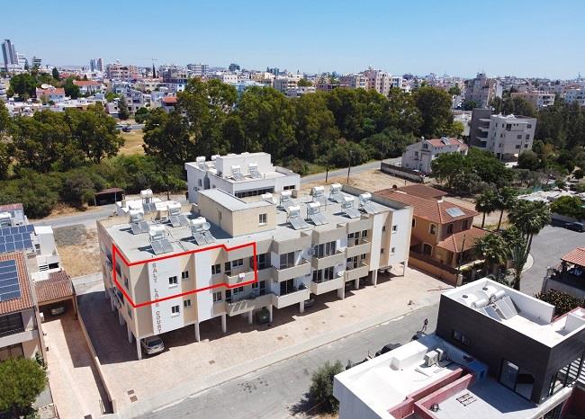 nikolaos 80