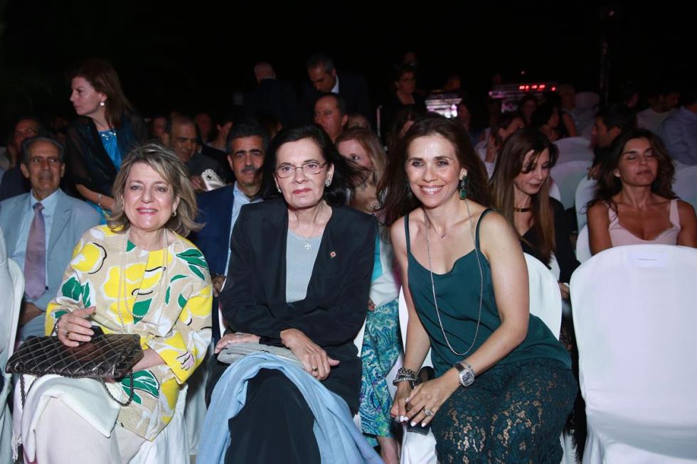 Η Λήδα Κουρσουμπά, η Φωτεινή Παπαδοπούλου και η Έλλη Φωτιάδη 