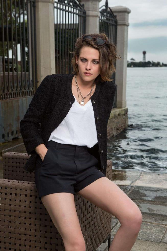H Kristen Stewart