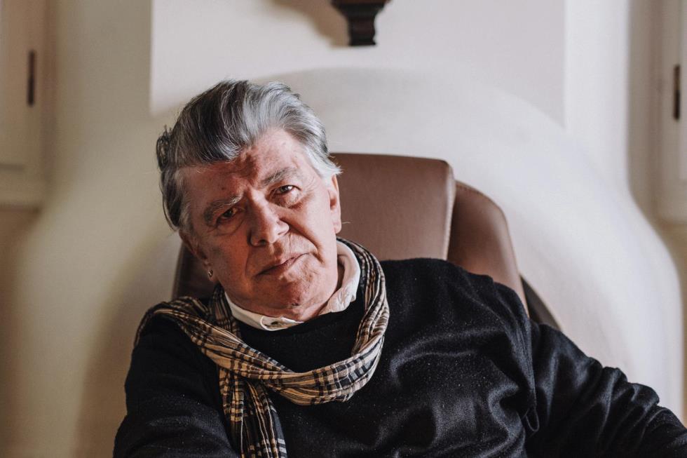 3816629488404205 Moutsis-low--7-.gif