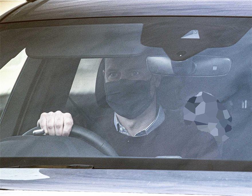 3846020520425204 40256080-9344121-Prince William looked stoney faced as he drove through London on-a-46 1615328523160 2
