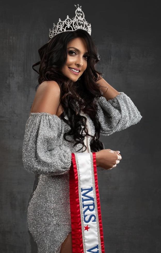 3871876311349825 Caroline-Jurie-4