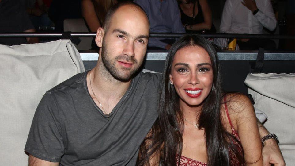 3875466633810856 xopsonidou-spanoulis-baptisan-mustika-tin-mikri-tous-kori 2 w l