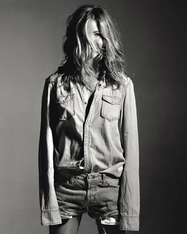 3876283608772300 aniston8