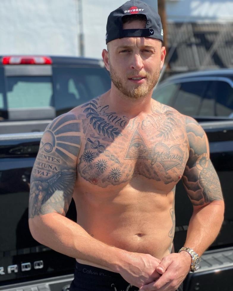 3877157326246608 chet-hanks