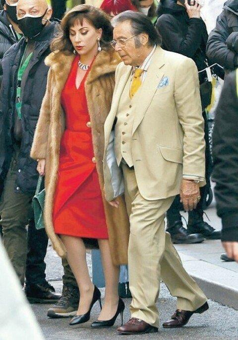 3878929956238961 5849825 LADY GAGA GUCCI