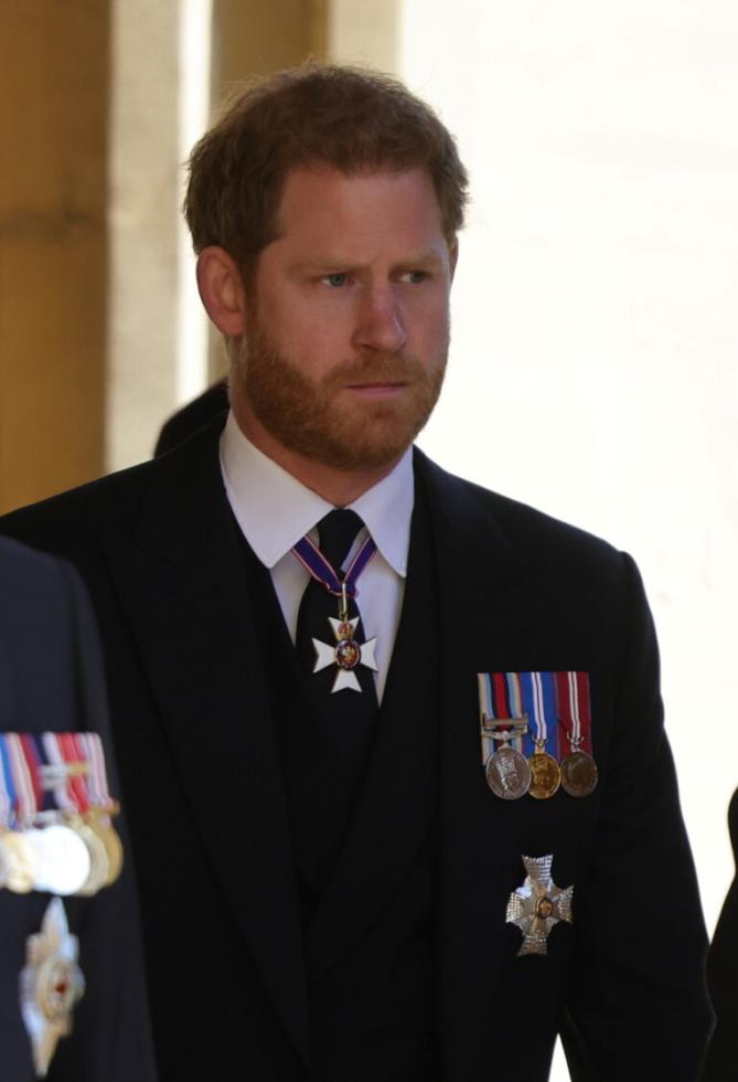 3879725782108338 philip7-768x1125