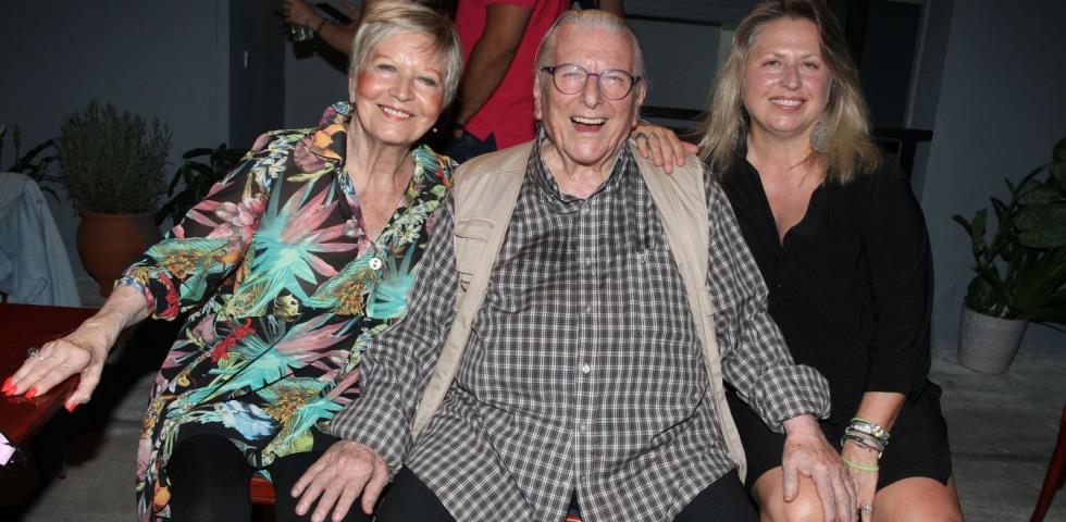 3889225094034835 0371 erika mproger kostas voytsas santra voytsa 672018 1