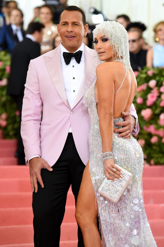 3894451619422912 Jennifer-Lopez-Alex-Rodriguez-2019-Met-Gala