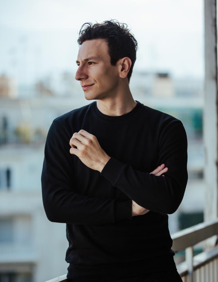 3896144503976764 michalis-sarantis-exo