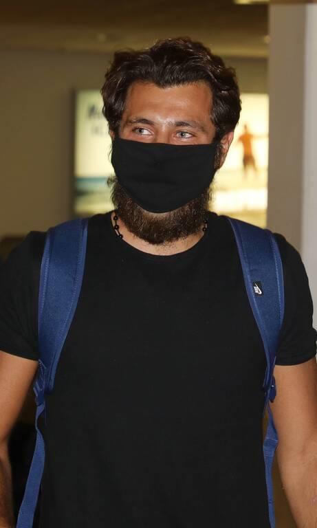 3909952934459754 nikos-mpartzis-afiksi-2