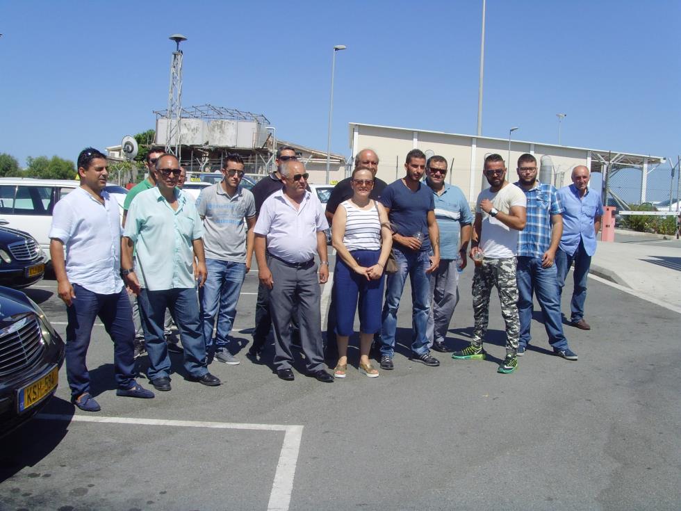 ΣΤΑΣΗ ΕΡΓΑΣΙΑΣ ΟΔΗΓΩΝ ΤΑΞΙ - ΑΕΡΟΔΡΟΜΙΟ ΠΑΦΟΥ