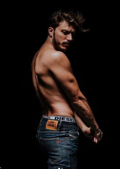 3921188679945681 image