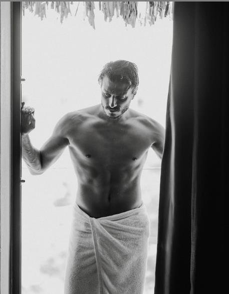 3921189507380289 image