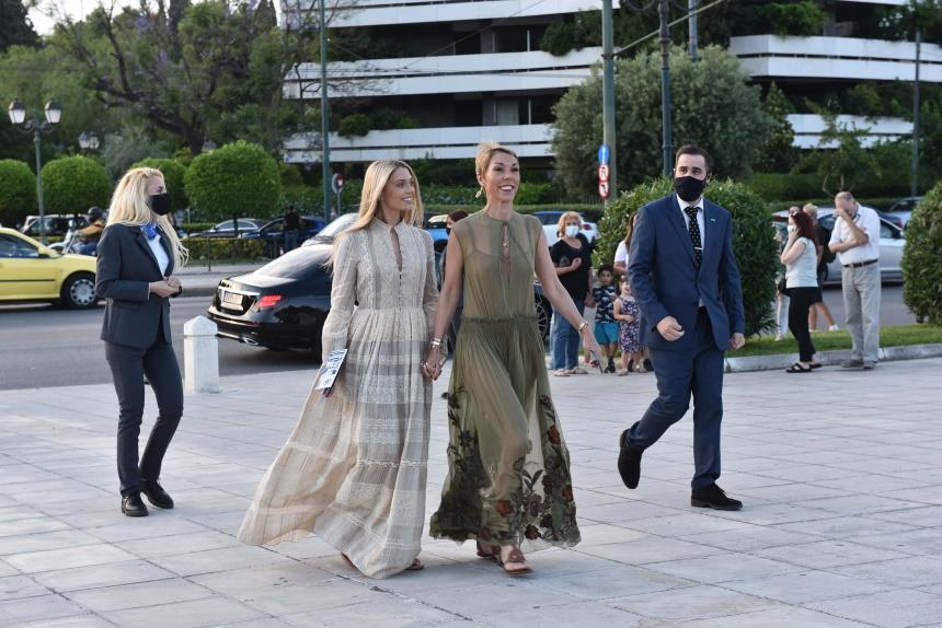 3932369021082115 dior-1-4