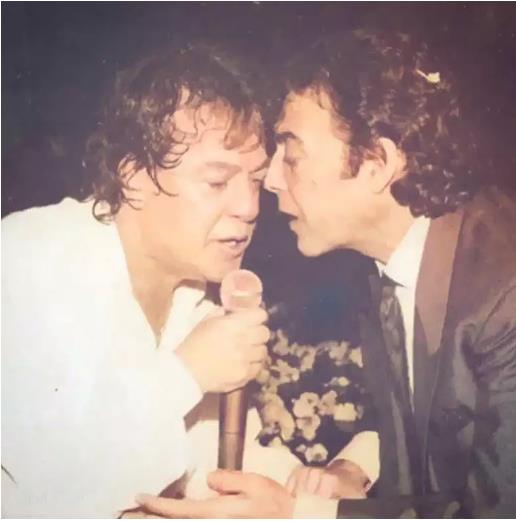 3960029589552039 image