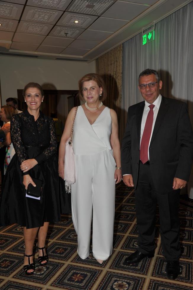 Η Δάφνη Τανγκ, η Έμιλυ Τσιακκή και ο Μάριος Τσιακκής