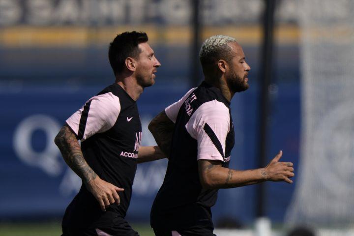 3980983491485159 neymar-messi