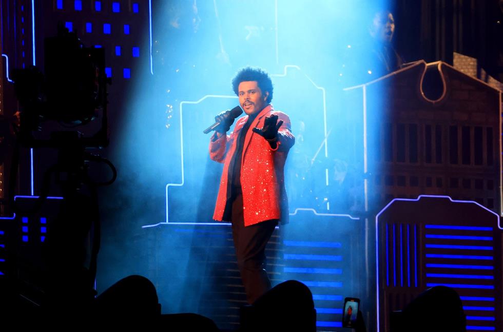 4008414975371848 06-The-Weeknd-Pepsi-Super-Bowl-LV-Halftime-Show-2021-billboard-1548-1612748571-compressed