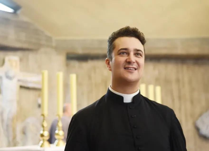 4016184384554048 image