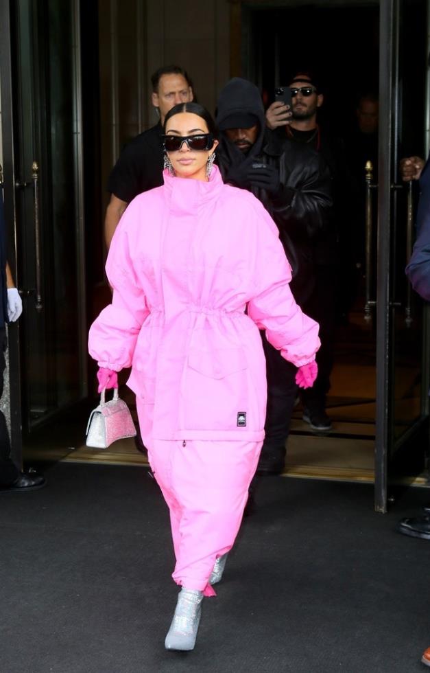 4032698496931997 SINGLE USE ONLY BACKGRID Kim Kanye SNL