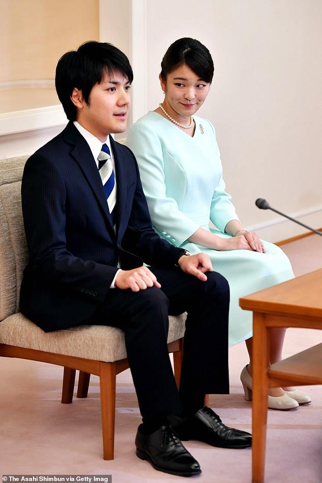 4044777577273120 Japans-Princess-Mako-delays-her-wedding-AGAIN-after-postponing-it