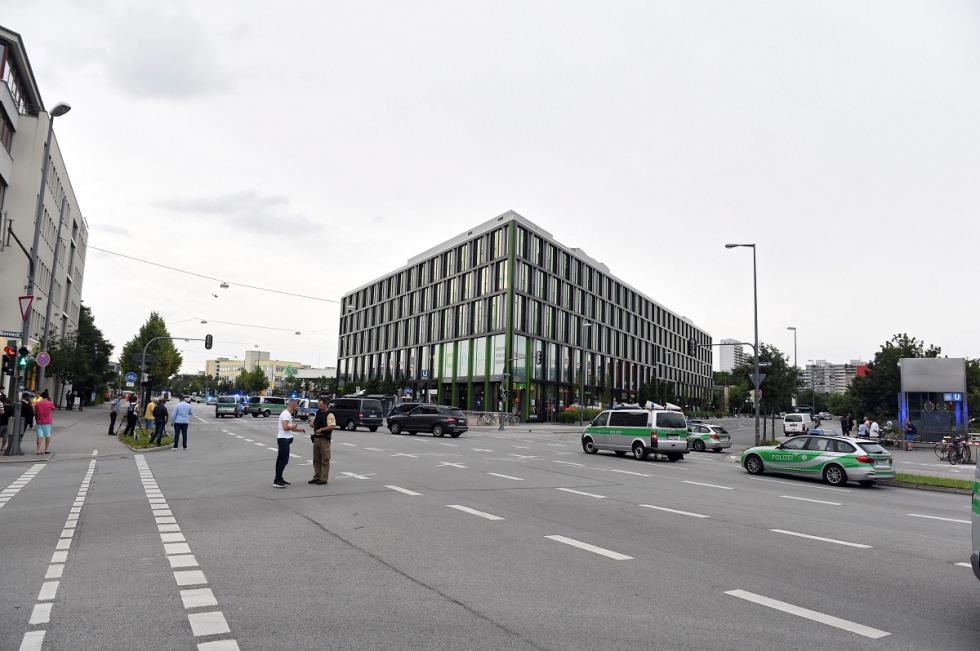 Shooting in shopping centre in Munich