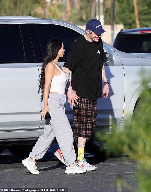 4066331249142730 50685115-10222093-EXCLUSIVE Kim Kardashian and Pete Davidson s romance is official-a-2 1637340831093