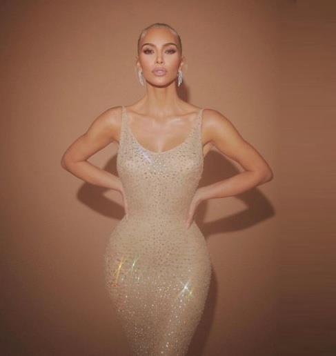 4213278295380604 KIM KARDASHIAN 2