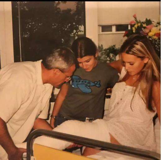 4249488633308449 image